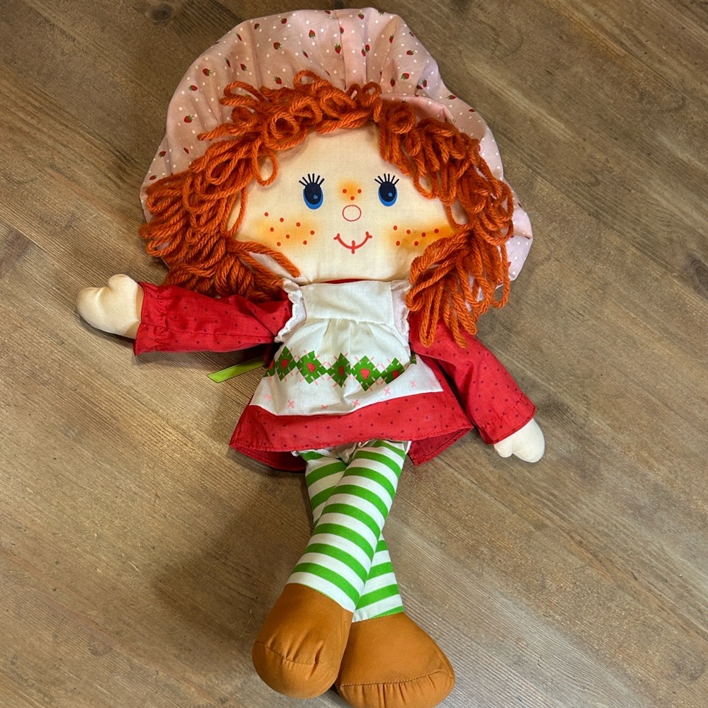 Original Strawberry Shortcake Rag Doll, by Kenner, 1980, Generation 1